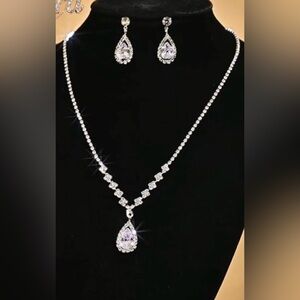 Elegant Silver-Tone Teardrop Crystal Necklace and Earring Set